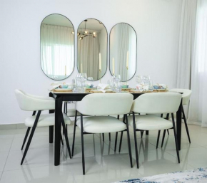 Nasma Luxury Stays - Contemporary Comfort 2BR Retreat in Pinnacle Tower